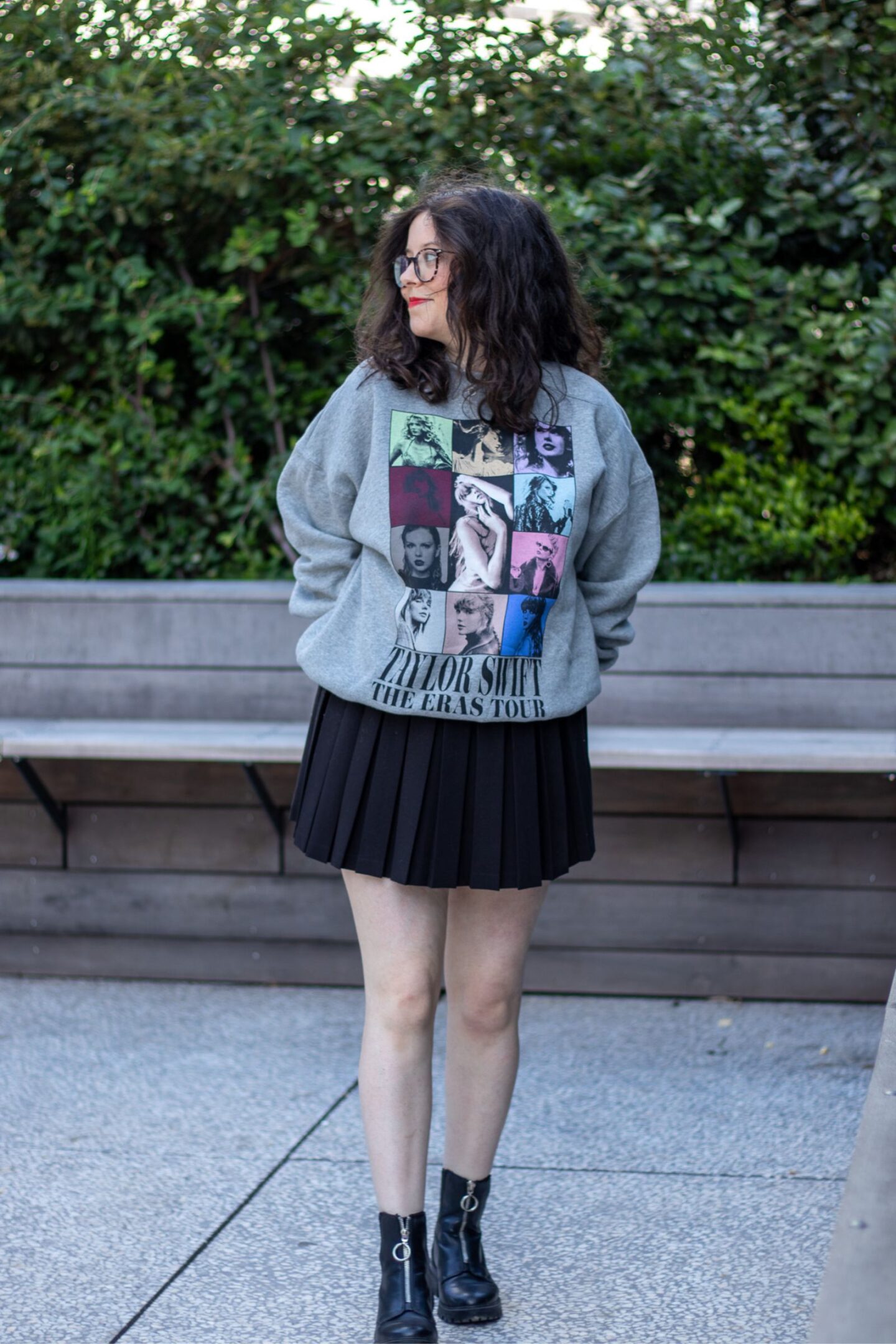 4 looks avec du merch Taylor Swift