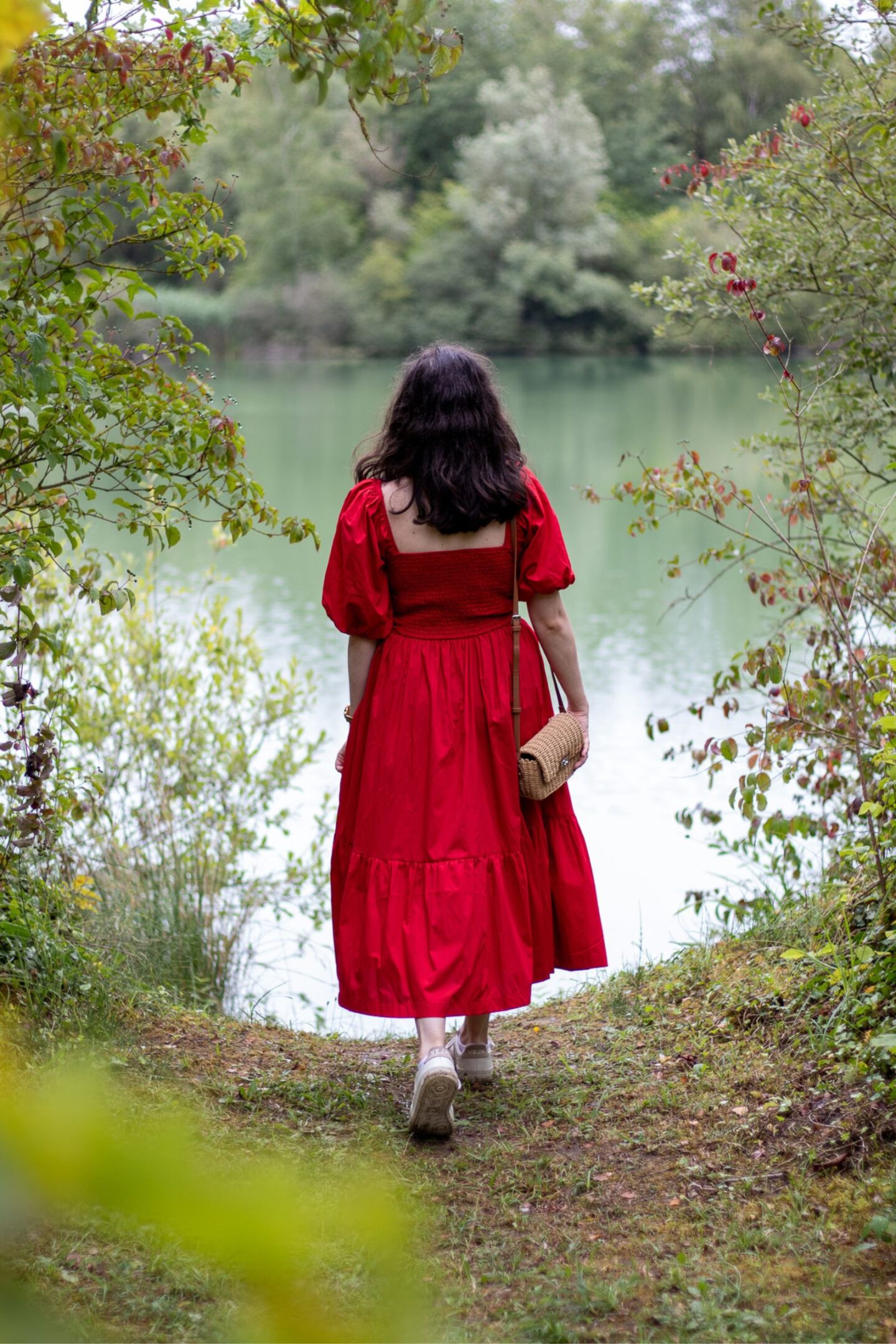 Un look avec une robe rouge