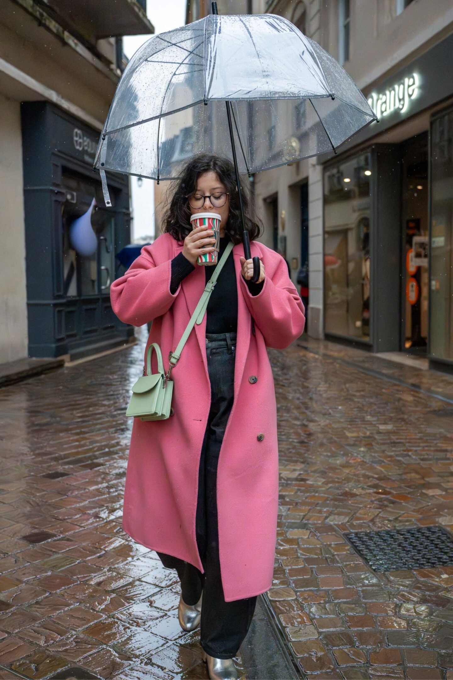 Comment rester stylée avec un parapluie ?