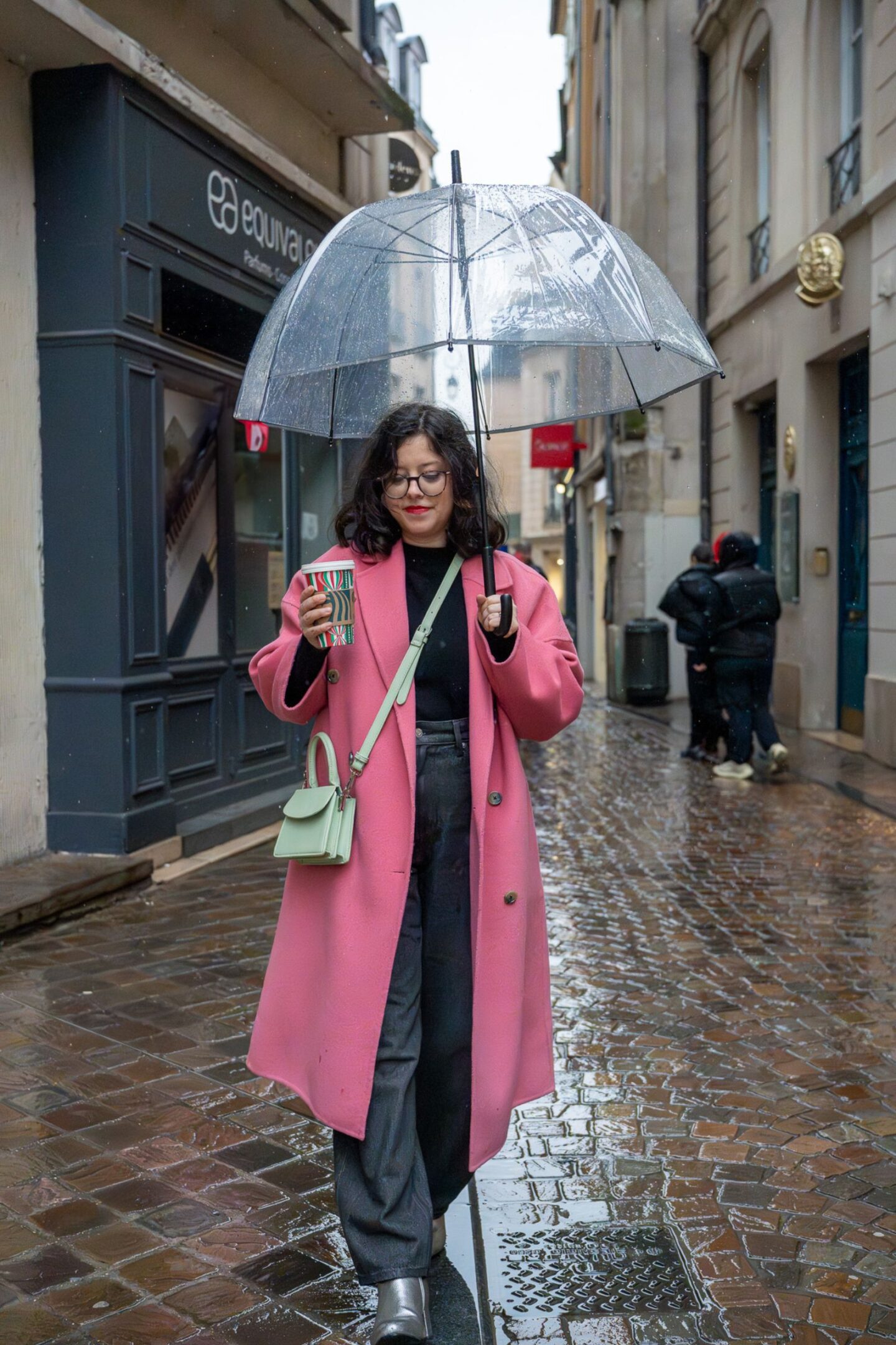 Comment rester stylée avec un parapluie ?