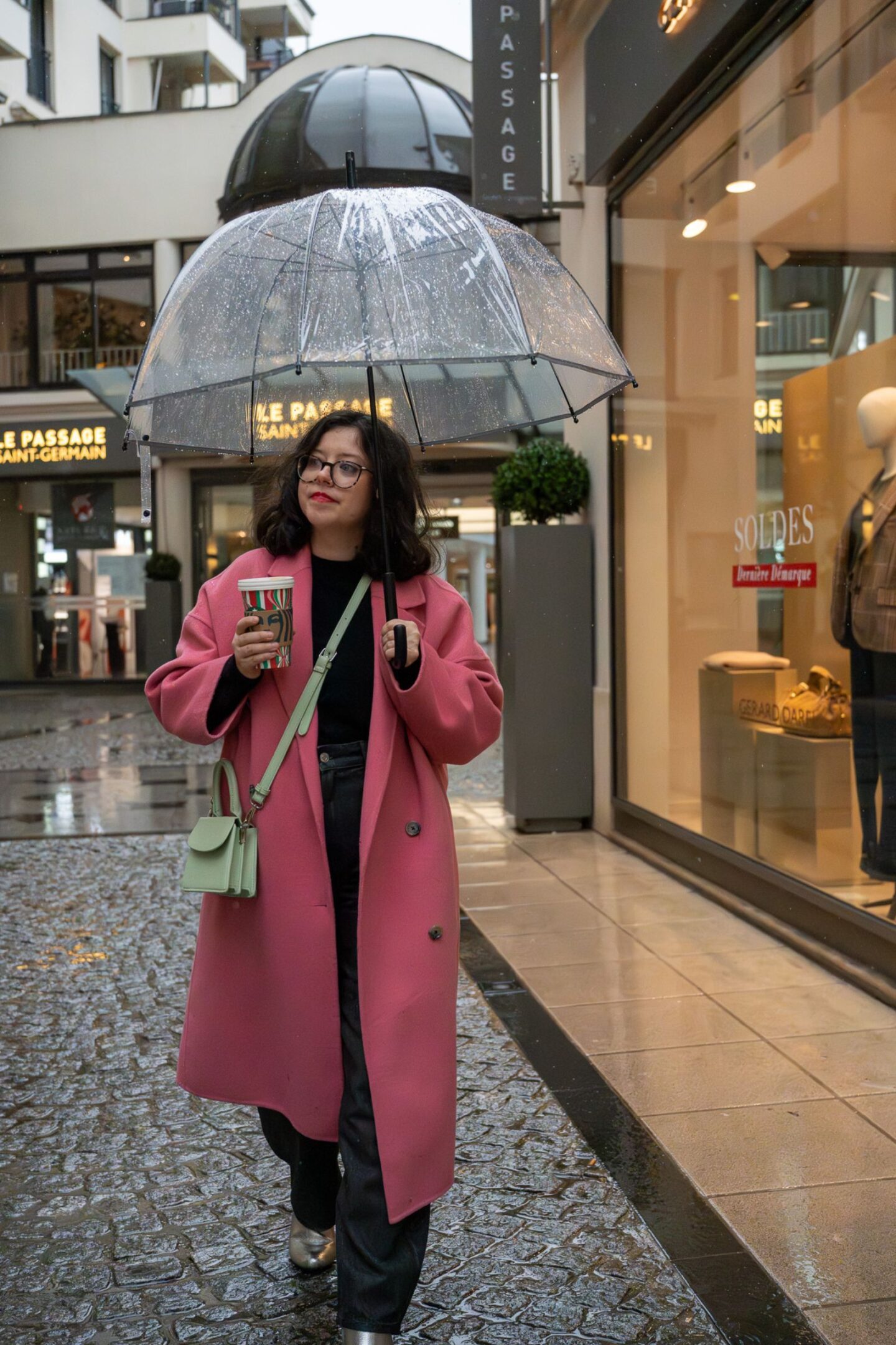 Comment rester stylée avec un parapluie ?