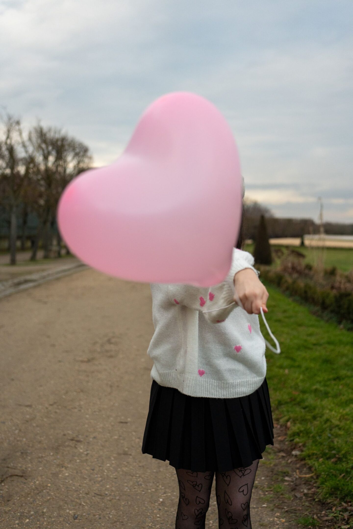 Un look mignon et parisien parfait pour la Saint-Valentin !