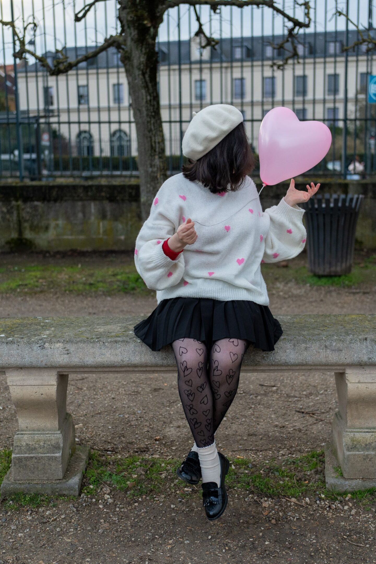 Un look mignon et parisien parfait pour la Saint-Valentin !