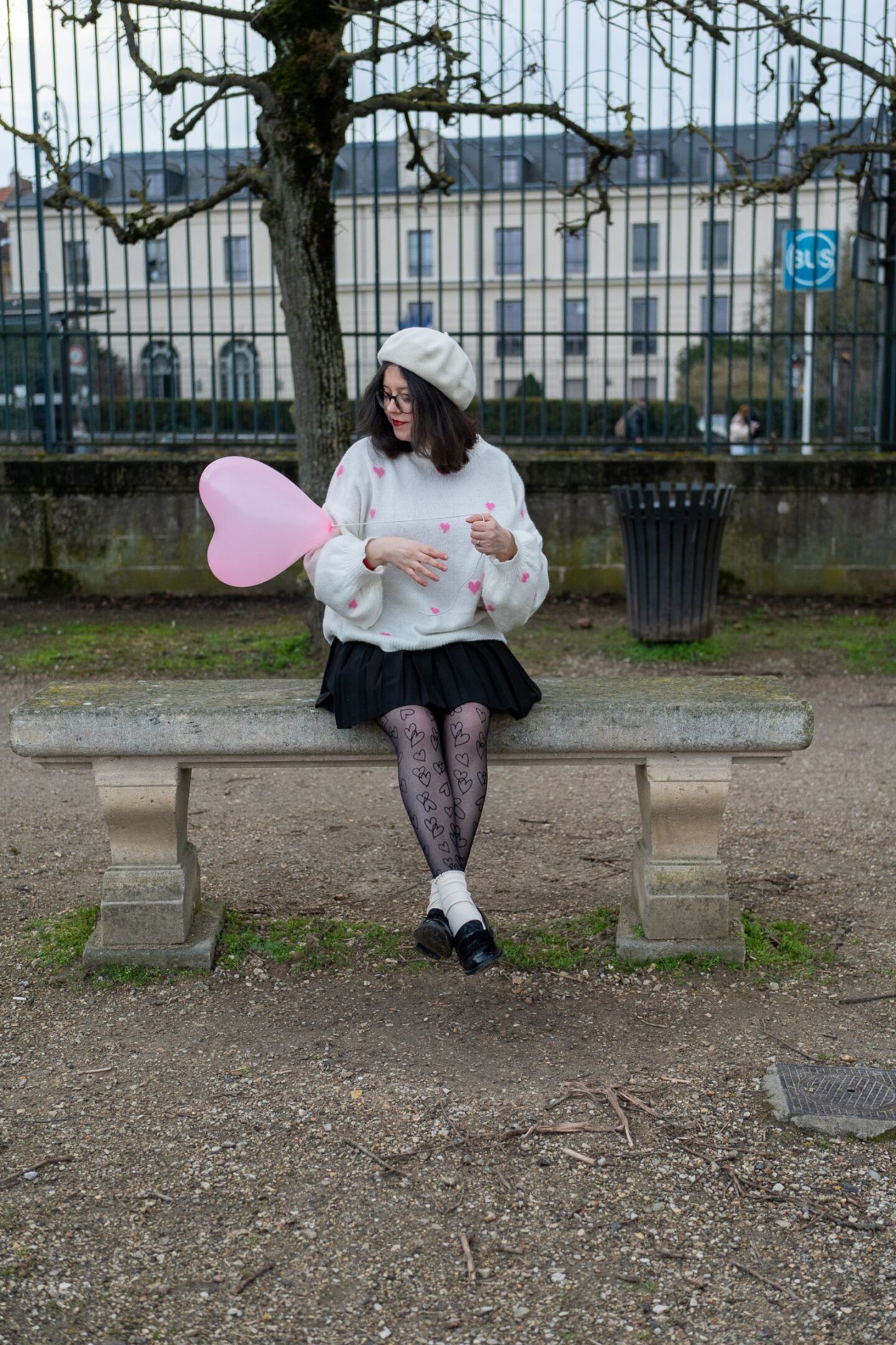 Un look mignon et parisien parfait pour la Saint-Valentin !