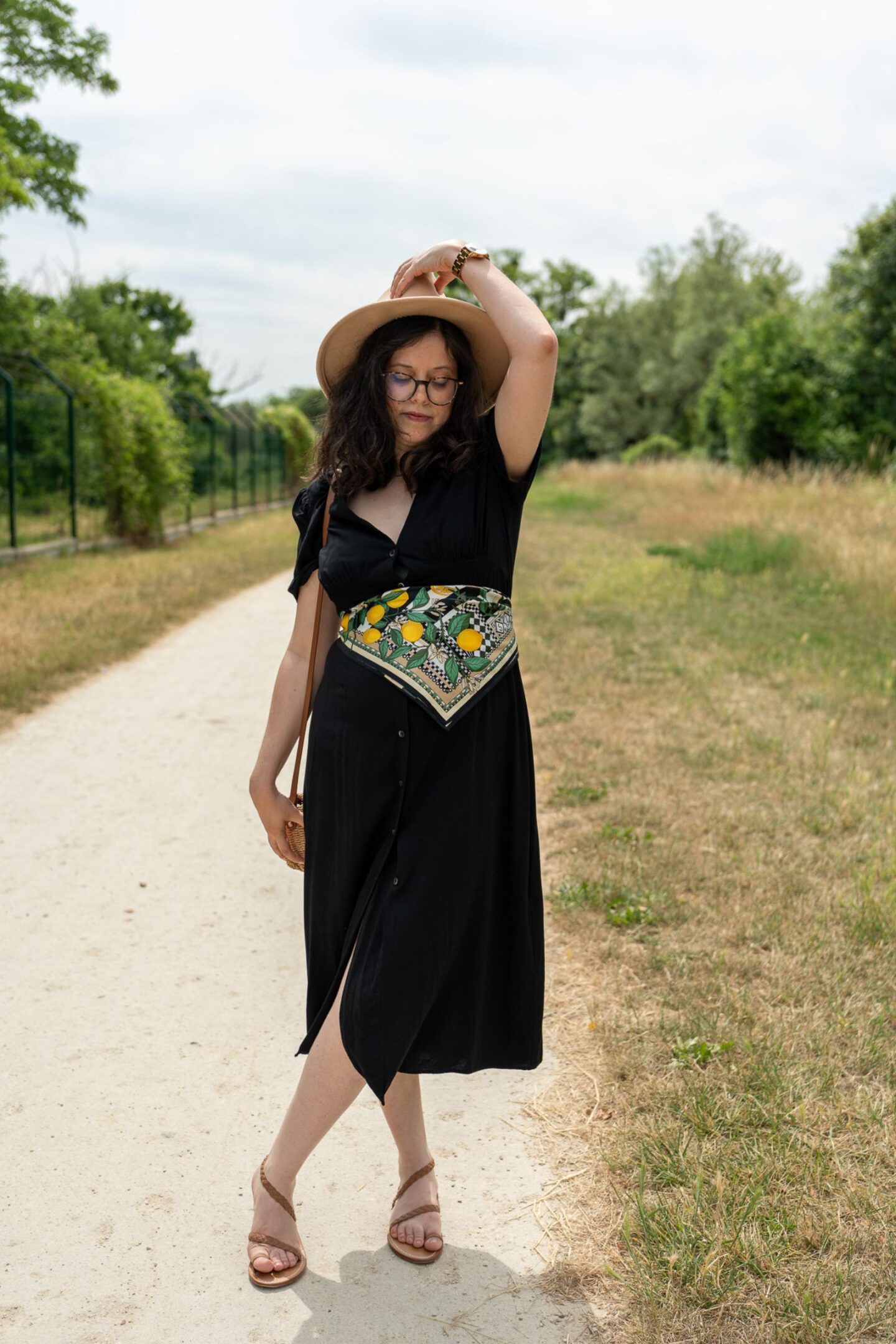 3 façons de porter le foulard cet été