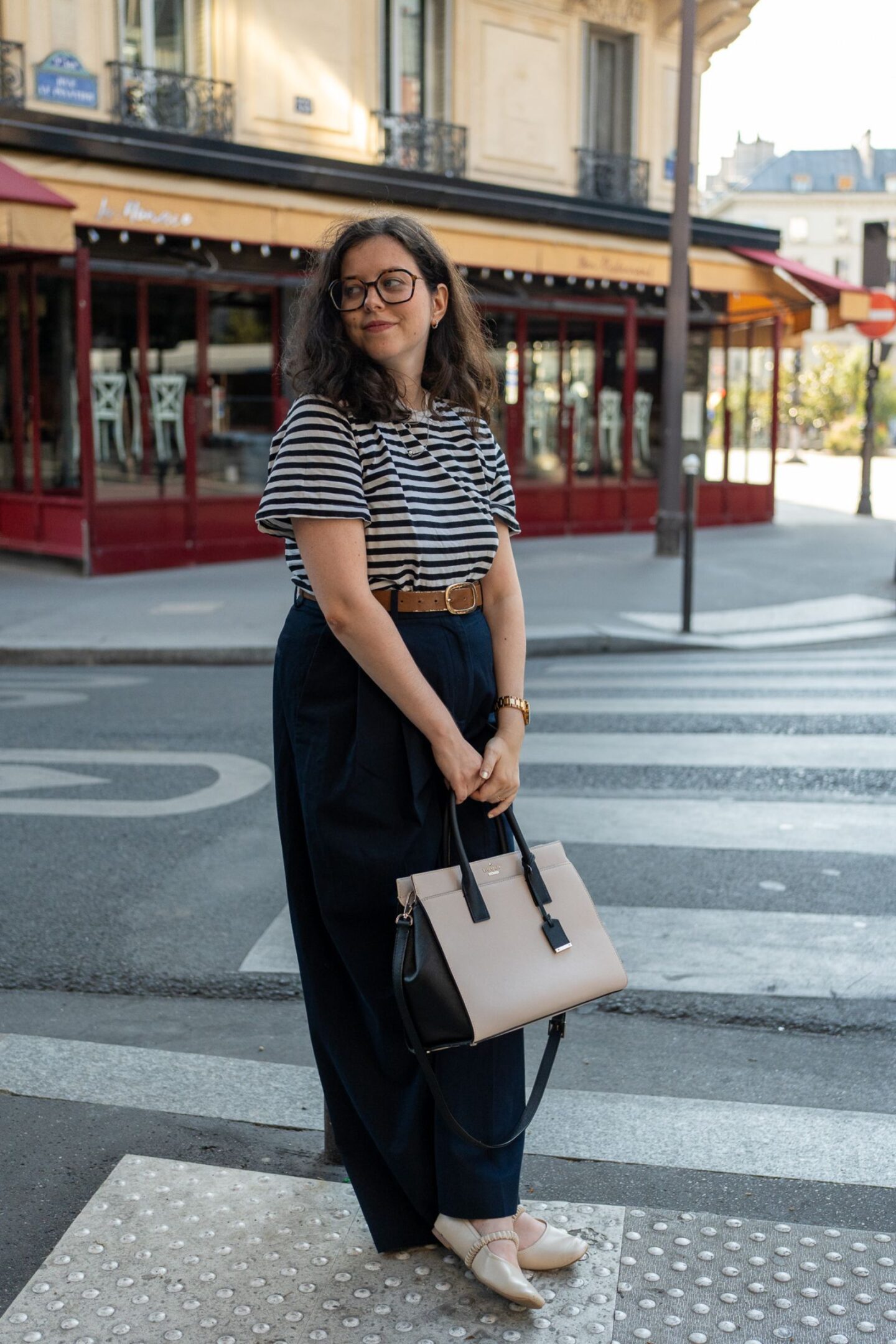 Comment s’habiller au bureau cet été ? - pantalon COS