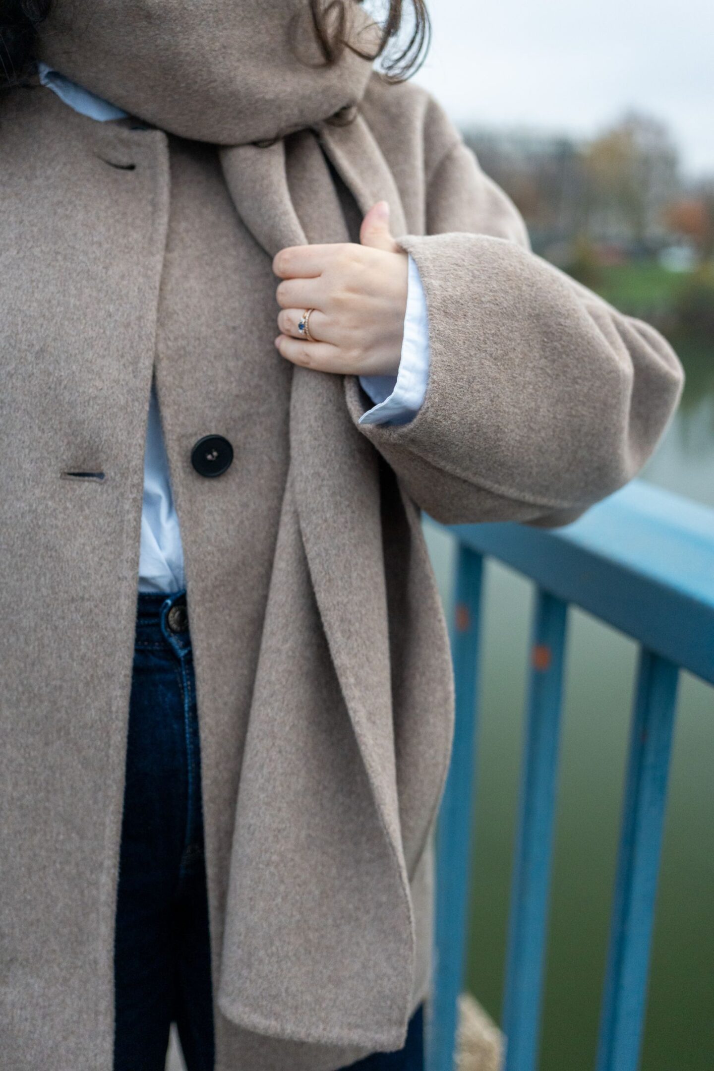 Comment porter le manteau drapé ?