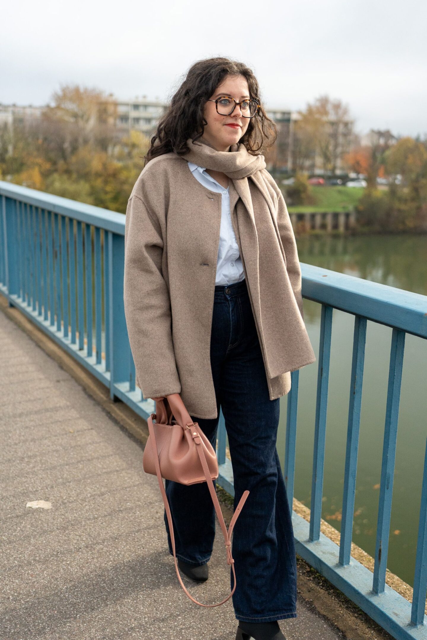 Comment porter le manteau drapé ?