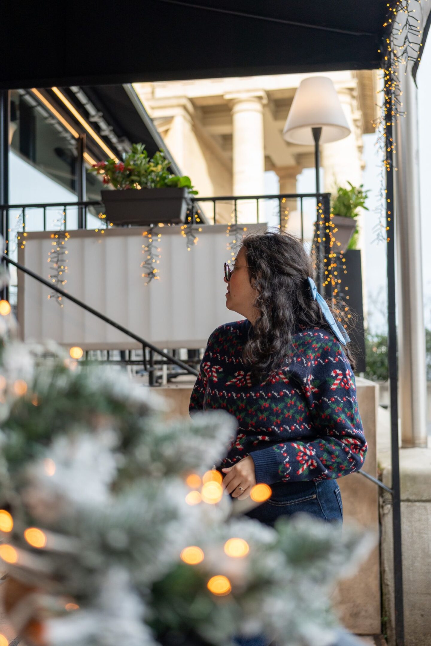 Comment porter un pull de No&euml;l de fa&ccedil;on chic ?